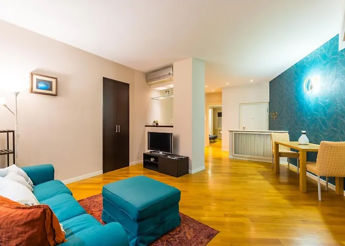 Stylish Apartment At Piazza Municipio By Wonderful Italy