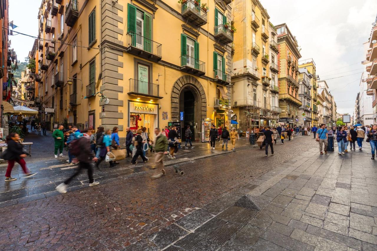 Stylish At Piazza Municipio By Wonderful Italy * Napoli
